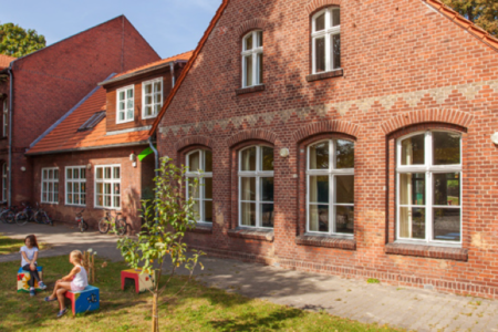 https://www.deutscherstand.lu/wp-content/uploads/2022/06/stiftung-jona00002-450x300.png